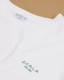 The Akala Studio Camiseta Oversize Blanca Discount