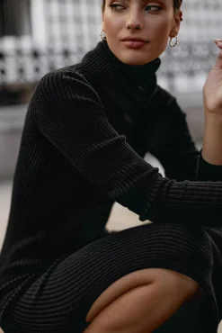 The Akala Studio London Dress Best